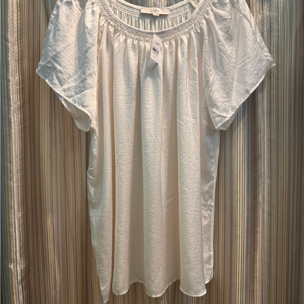LOFT Women's Cream Flowy Short Sleeve Top